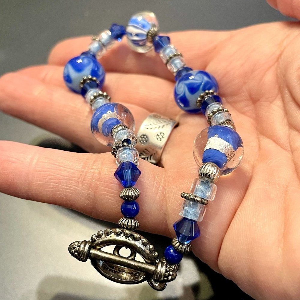 Stunning Blue & White Art Glass Beaded Toggle Bracelet - Picture 5 of 7